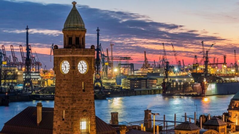 Hamburg: Private Warehouse District & HafenCity Walking Tour - Group Size and Languages
