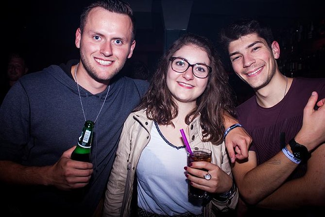 Hamburg Pub Crawl Including 1 Hour Flatrate for Beer - Exploring Nightlife
