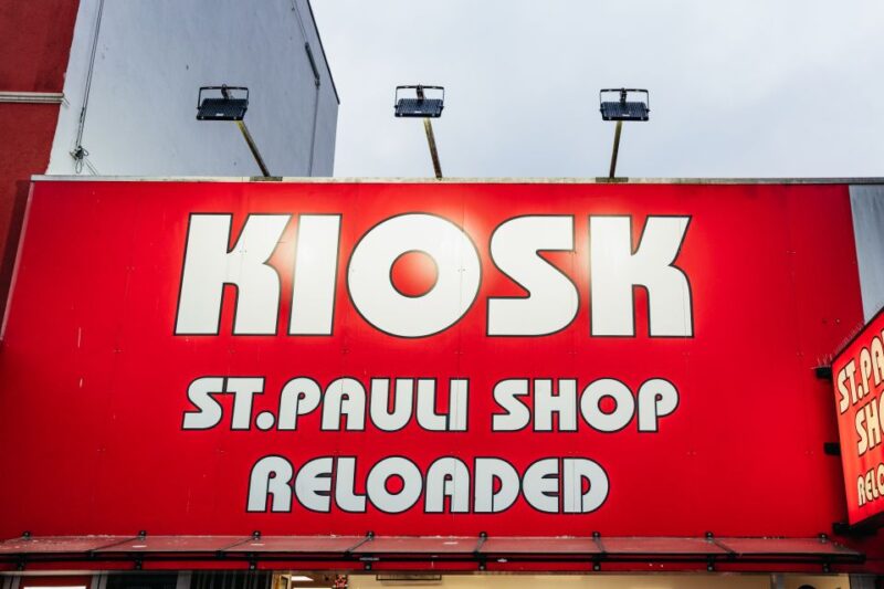 Hamburg: Reeperbahn Lust & Laster Tour for Adults Only - Duration and Meeting Point