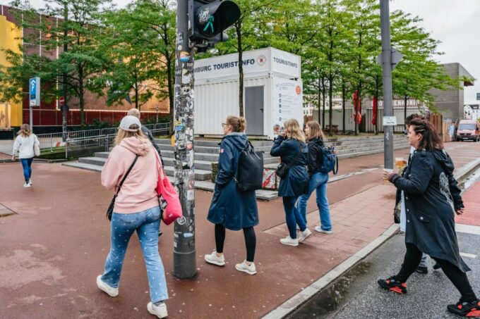 Hamburg: Reeperbahn Lust & Laster Tour for Adults Only - Exploring the Dancing Towers