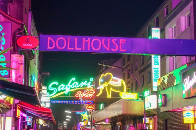 Hamburg: Reeperbahn Quickie, The Short & Sexy St. Pauli Tour - Taking in the Depths of St. Pauli