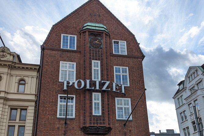 Hamburg Scavenger Hunt and Sights Self-Guided Tour - Scavenger Hunt Challenges