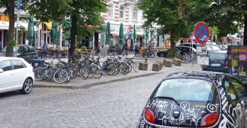 Hamburg: Schanzenviertel Private Tour - Tour Experience