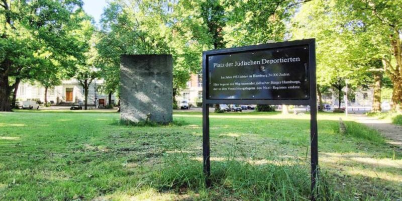 Hamburg: Self-Guided Grindel District Tour With Quiz Game - Key Points