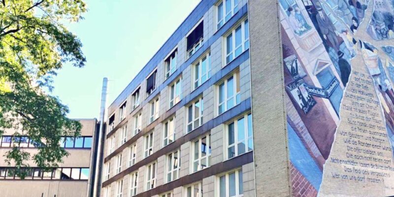 Hamburg: Self-Guided Grindel District Tour With Quiz Game - Preparation and Requirements