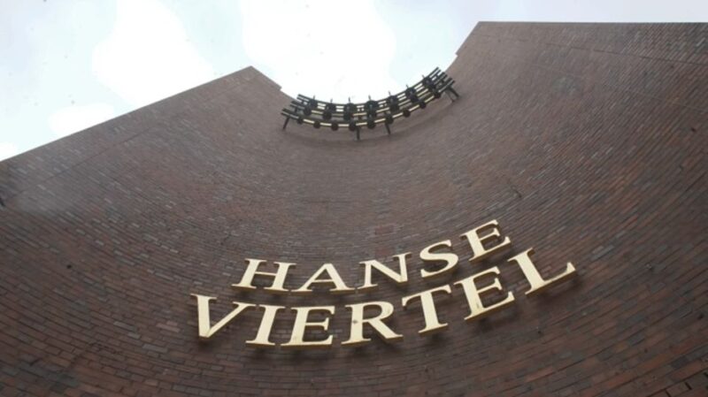 Hamburg: Self-Guided Smartphone Scavenger Hunt (in German) - Tour Features