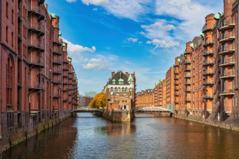 Hamburg: Self-Guided Smartphone Scavenger Hunt (in German) - Exploring Hamburg at Your Pace