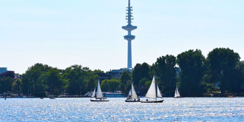 Hamburg: Self-Guided Walking or Bike Tour Around the Alster - Key Points