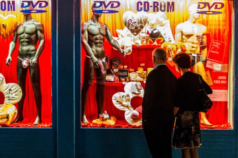 Hamburg: Sex and Crime in St. Pauli Tour for Ages 18+ - Customer Ratings and Feedback