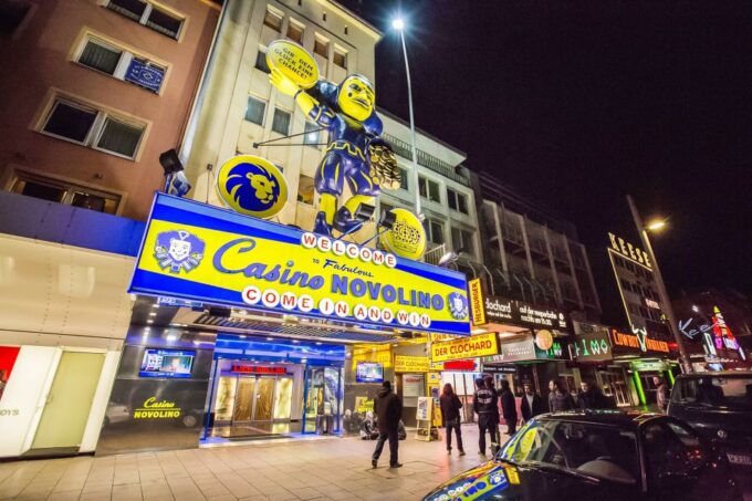 Hamburg: Sex and Crime in St. Pauli Tour for Ages 18+ - Potential Entrance to Show Club