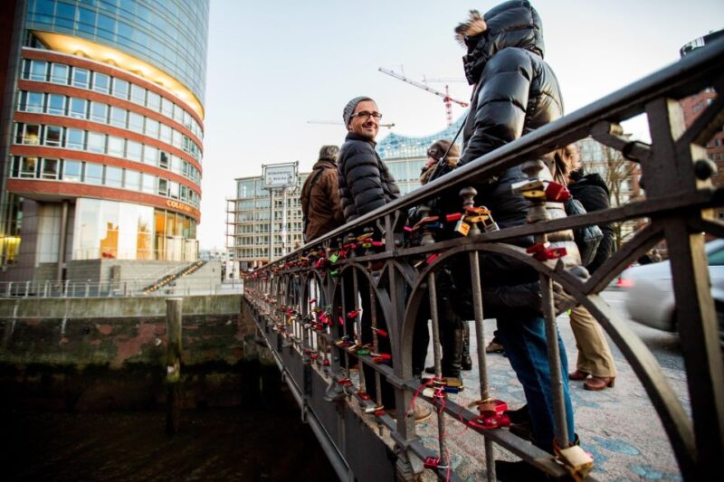 Hamburg: Speicherstadt and HafenCity 2-Hour Tour - Speicherstadt District