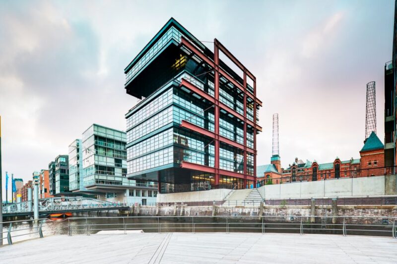 Hamburg: Speicherstadt and HafenCity Tour - Experience Highlights