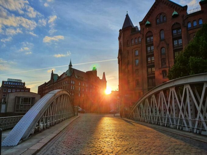 Hamburg: Speicherstadt, HafenCity and Elbphilharmonie Tour - Expert Recommendations