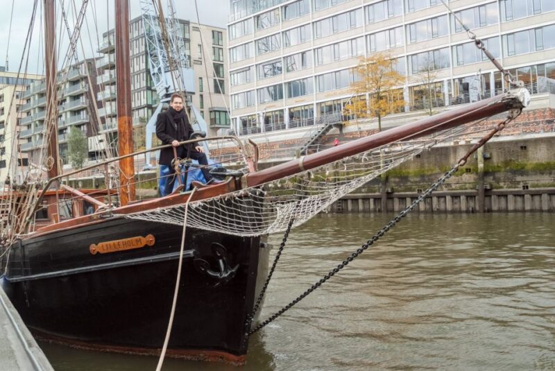 Hamburg: Speicherstadt & HafenCity Tour - Tour Experience