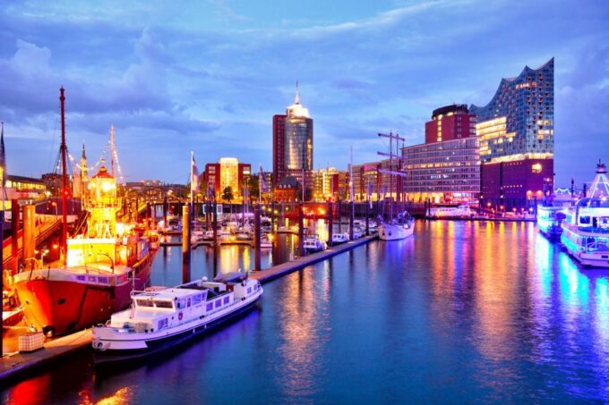 Hamburg: St. Pauli Food and Bier Tour - Meeting Point