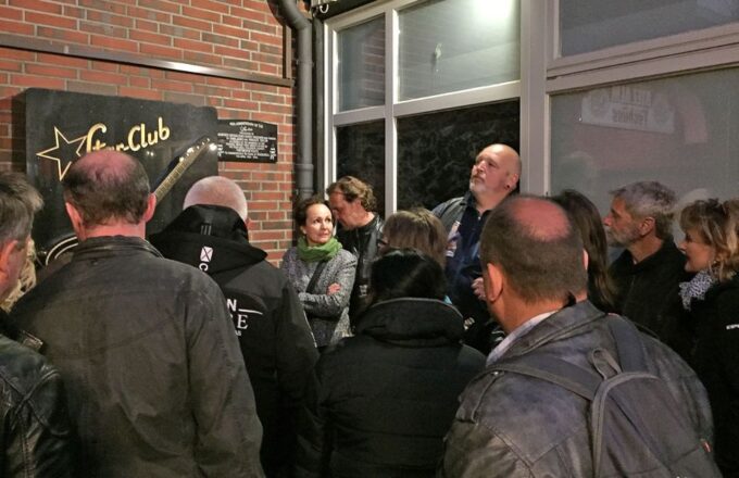 Hamburg: St. Pauli Highlights Guided Tour With Beer for 18+ - Optional Discounts