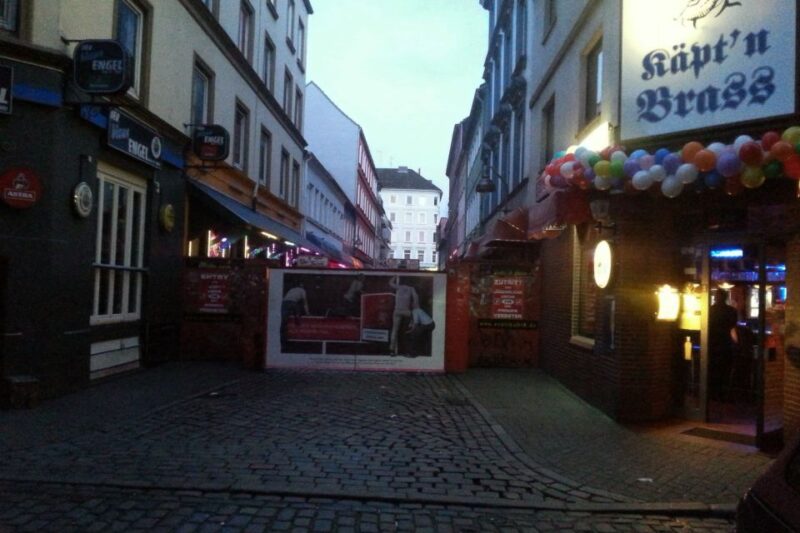 Hamburg: St. Pauli Tour With the White Dandy - Customer Reviews
