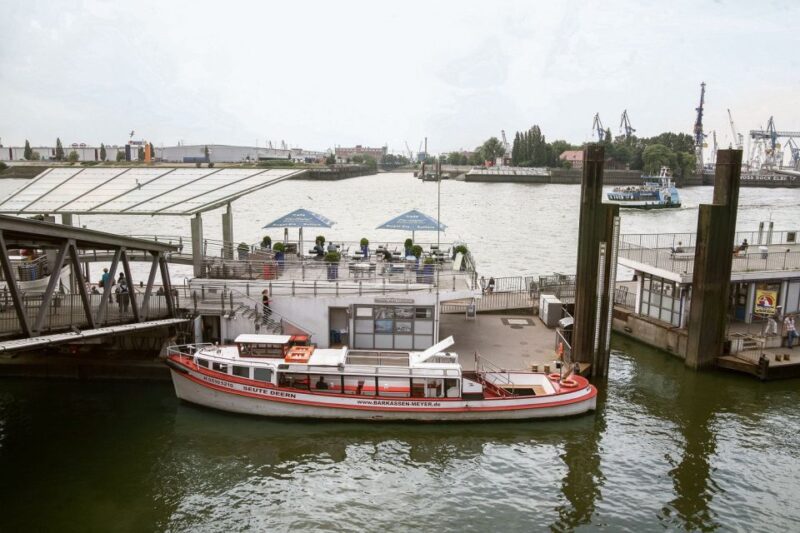 Hamburg: Traditional Harbor Tour With Commentary - Meeting Point and Logistics
