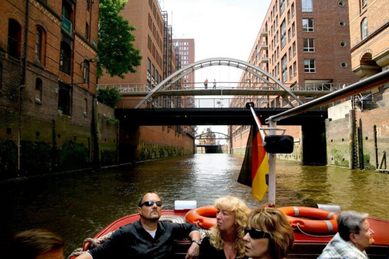 Hamburg: Traditional Harbor Tour With Commentary - Customer Experience and Reviews