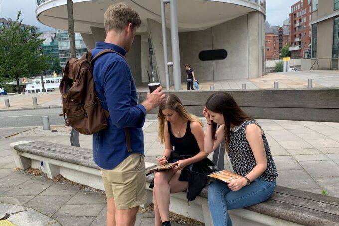 Hamburg: Treasure Hunt Game Through Hafencity - Backpack and Adventure Book