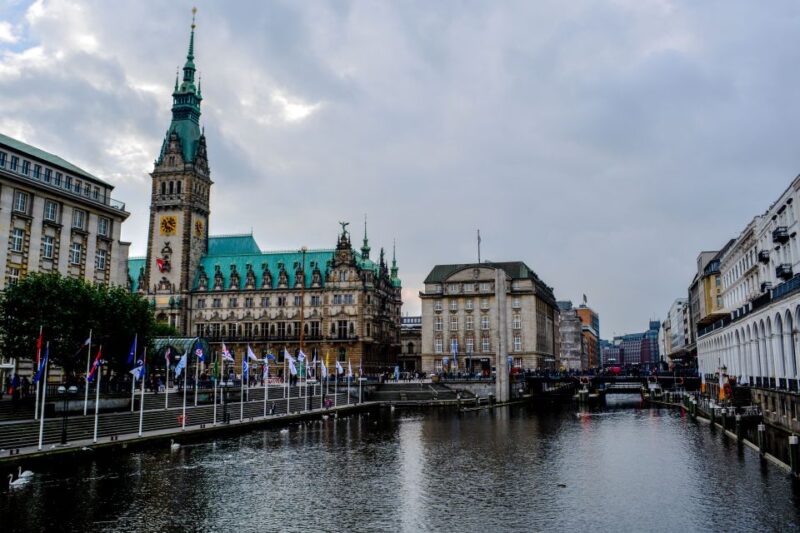 Hamburg: Unlimited 4G Internet in Germany With Pocket Wifi - Delivery and Pickup