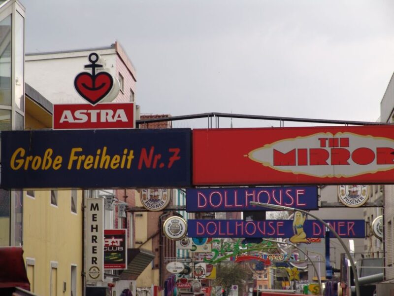 Hamburg: Walking Tour for School Groups - Tailored Tour Options