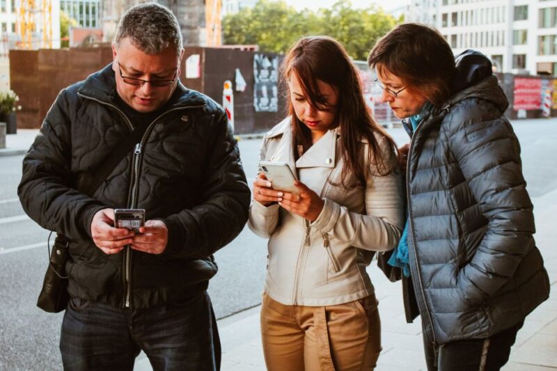 Hamburg Waterkant - a Modern Scavenger Hunt Tour. - Tour Experience and Itinerary