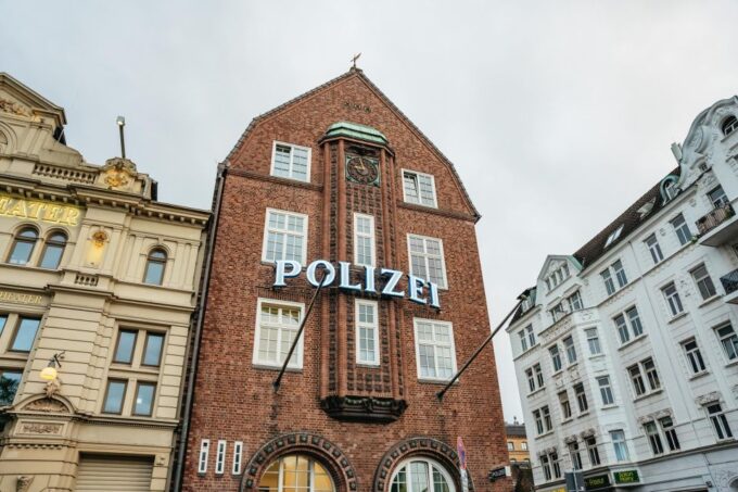 Hamburg's Highlights: Harbor Cruise & Reeperbahn Walking Tour - Starting Locations and Times