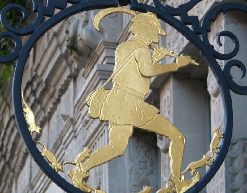 Hamelin: Private Guided Walking Tour - Iconic Pied Piper Tale