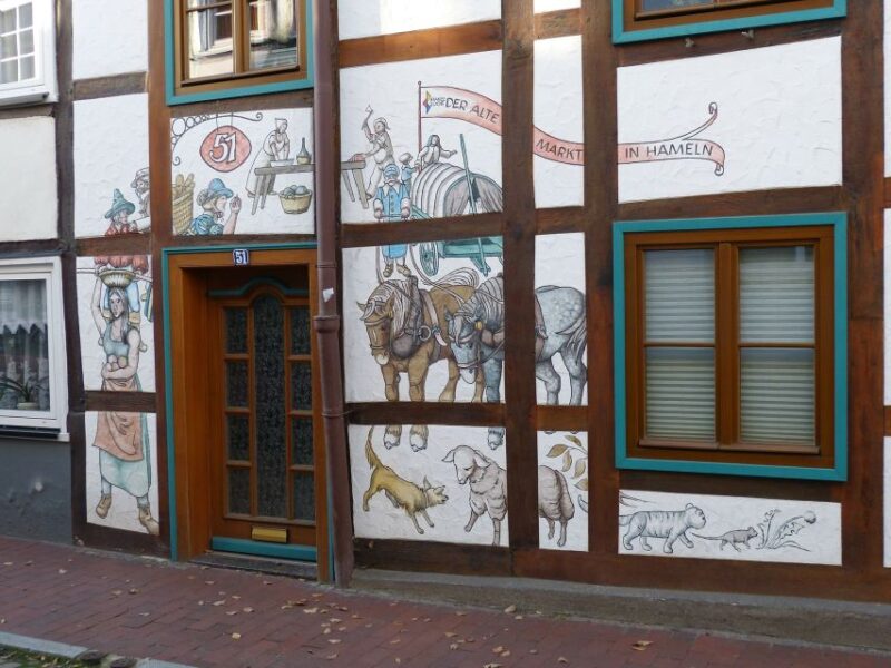 Hamelin: Private Guided Walking Tour - Market Church of St. Nicholas