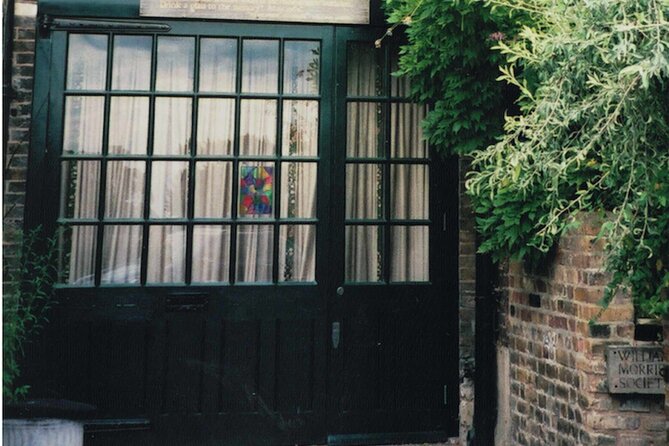 Hammersmith to Chiswick: a Self-Guided Audio Tour Along the Riverside - Picturesque Riverside Gardens
