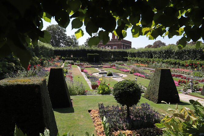 Hampton Court Guided Tour Full Day and High Tea - Afternoon Tea Experience