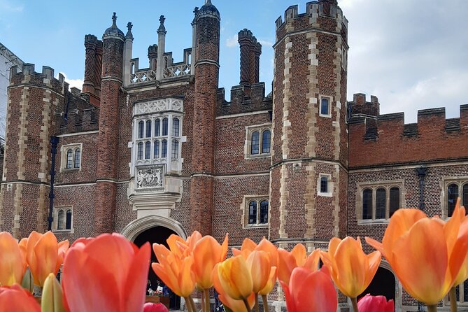Hampton Court Palace Extended Tour With Accredited Expert Guide - Included in the Tour