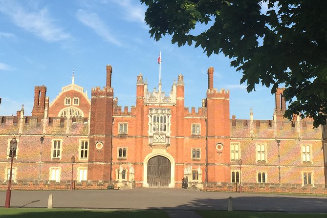 Hampton Court Palace Grounds Bike Tour - Meeting Point and Arrival Time