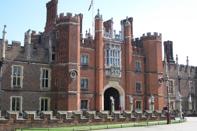 Hampton Court Palace Private Tour - Discovering the Excesses of Henry VIII - Tour Details