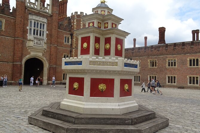 Hampton Court Palace Private Tour - Discovering the Excesses of Henry VIII - Accessibility Information
