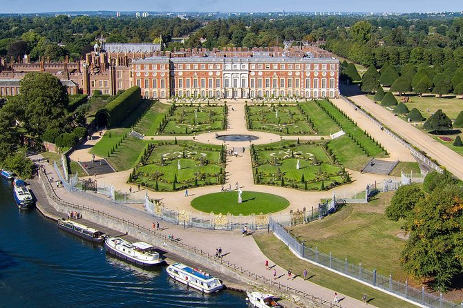 Hampton Court Palace Private Tour Including Skip the Line Pass - Pickup and Drop-off Information