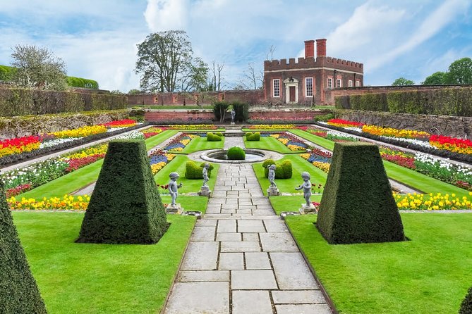 Hampton Court Palace Private Tour Including Skip the Line Pass - Exploring Hampton Court Palace