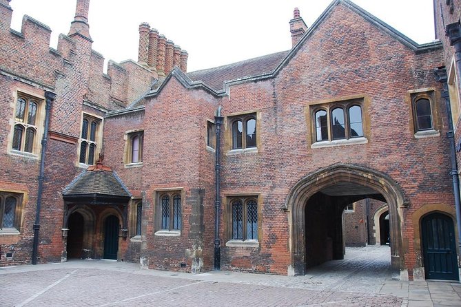 Hampton Court Palace Private Tour - Secrets of Henry VIII - Meeting Point and Pickup Details