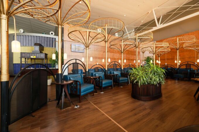 HAN Hanoi Airport: Song Hong Premium Lounge & Bar Terminal 2 - VIP Room and Family Suites