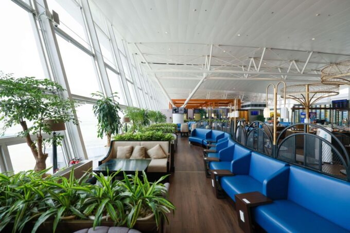 HAN Hanoi Airport: Song Hong Premium Lounge & Bar Terminal 2 - Frequently Asked Questions