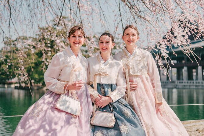 Hanbok Photoshoot and History Tour at Gyeongbokgung Palace - Overview: A Unique Blend of Culture and Photography