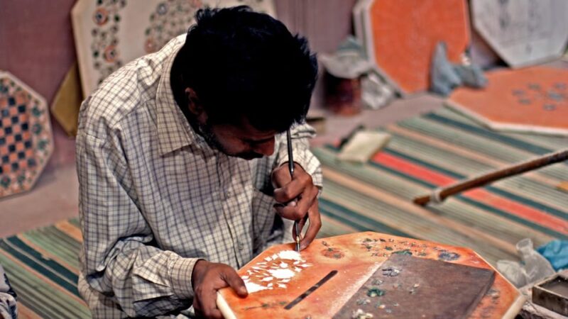 Handicraft Walking Tour in Agra - Key Points