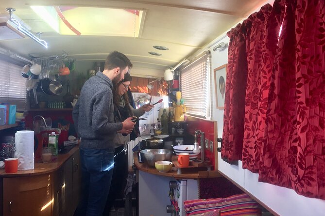 Hands-On Churros & Chocolate Class on a London Houseboat - Review Highlights