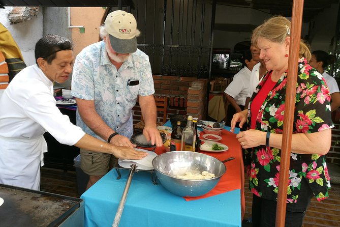 Hands on Mexican Cooking Class With Food Tasting & Market Visit - Key Points