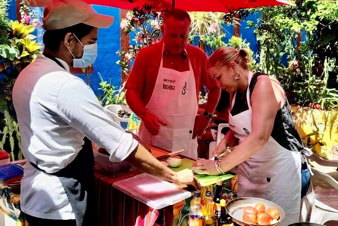 Hands on Mexican Cooking Class With Food Tasting & Market Visit - Sourcing Fresh Ingredients