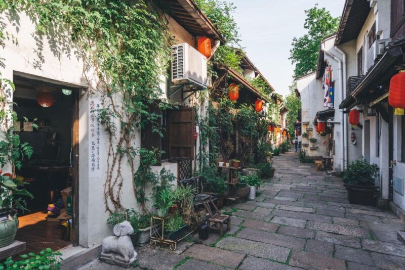 Hangzhou: Private Customized Tour of Citys Top Sights - Exploring West Lake