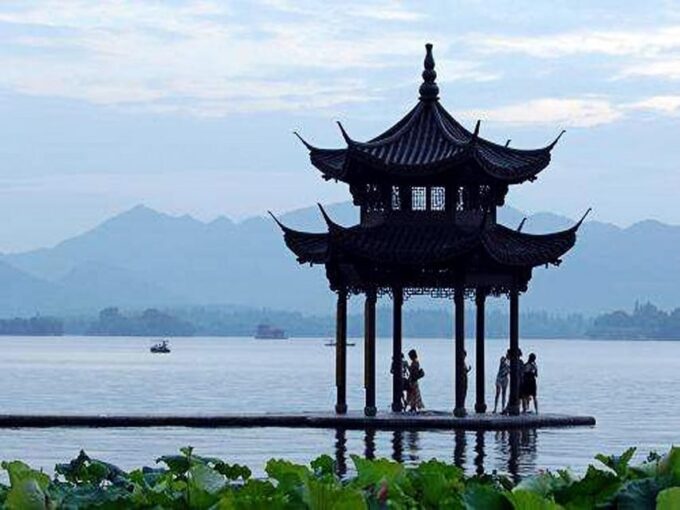Hangzhou Private One Day Trip From Shanghai by Bullet Train - Longjing Tea Tasting