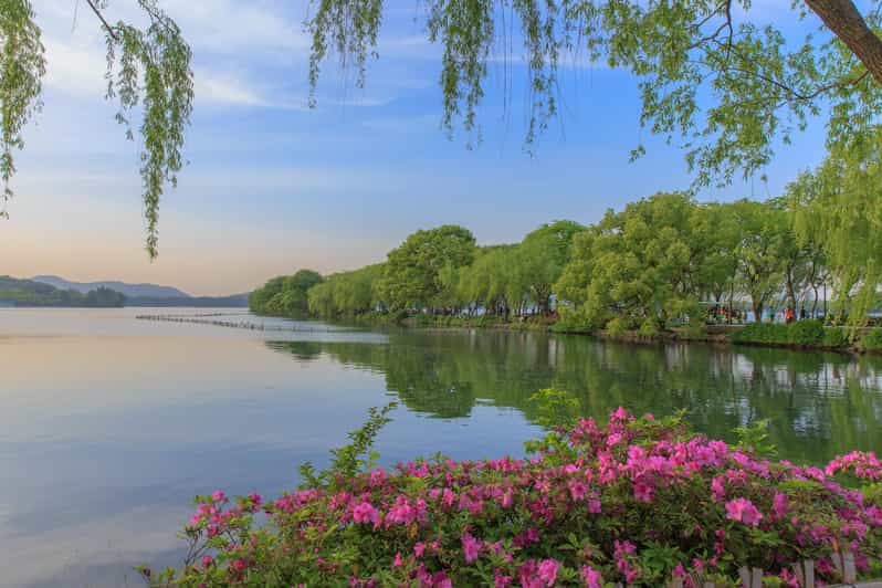Hangzhou: West Lake and Tea Plantation Day Trip - Transportation and Guide