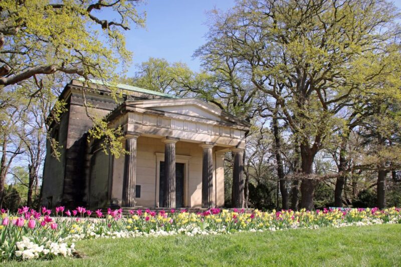 Hannover: Guided Tour of the Berggarten - Booking Information